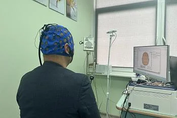 В поликлинике Пионерского начали проводить энцефалографию на новом аппарате